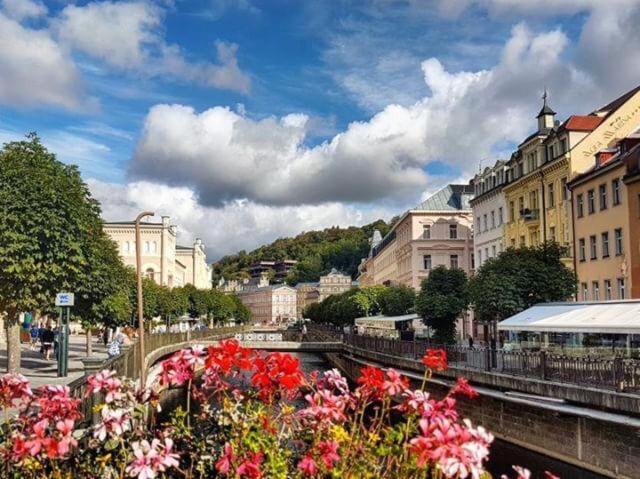 Ferdinandhof Apart-Hotel Karlovy Vary Esterno foto